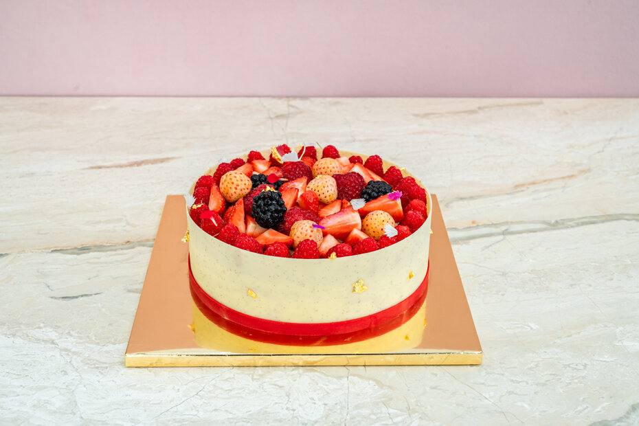 fresh fruit cake