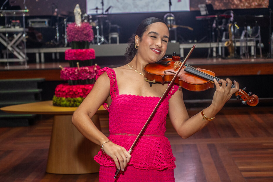 A violinista Maria do Carmo (Foto: Evandro Leal/especial)