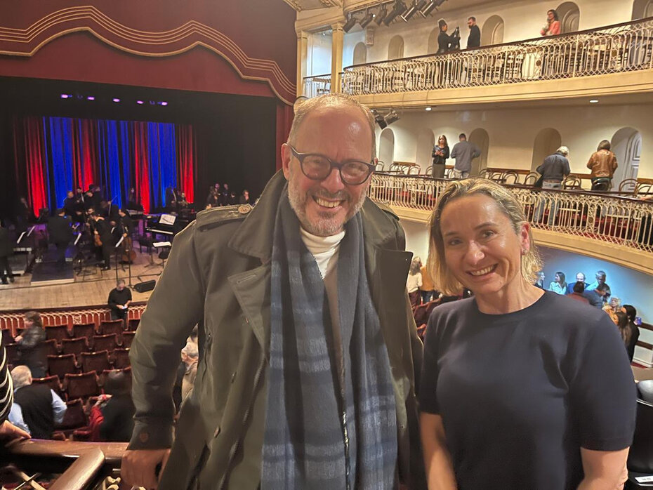 Mário Englert e Sofia Refinetti aplaudiram o espetáculo(Foto Paulo Gasparotto Especial)