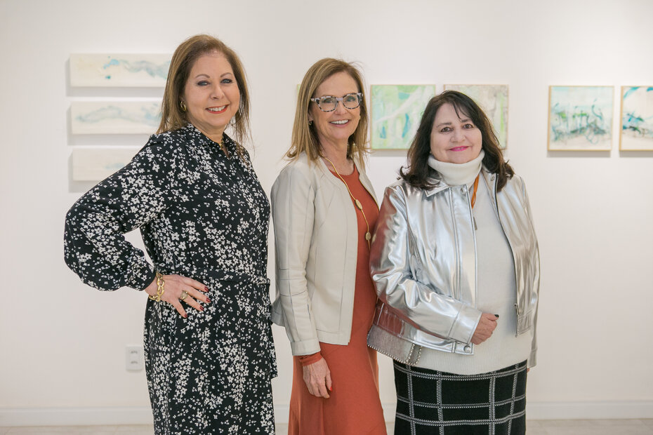 Regina Galbinski Teitelbaum, Mary Marodin e Ana Zavadil na abertura da exposição (Foto: Lisa Roos/Divulgação)