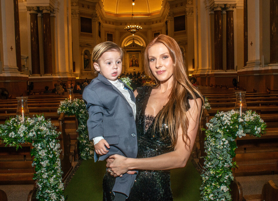 Catherine Taffarel com o filho Thomas Taffarel (Foto: Evandro Leal/Divulgação)