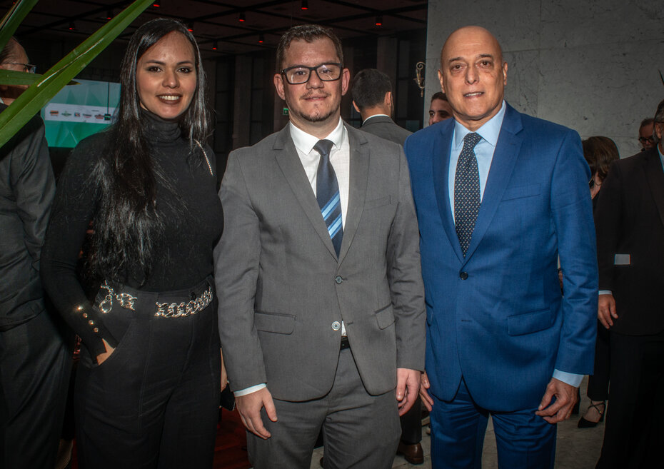 Raquel Carvalho, Francisco Brust e Gilmar Veloz (Foto: Evandro Leal/Divulgação)