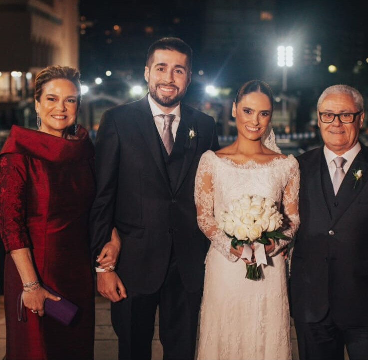 Olenka Gaudie Ley Brunelli, Demétrio Giannakos, Luiza Brunelli e Alvaro Tostes Brunelli (Foto: William Nihues/Divulgação)