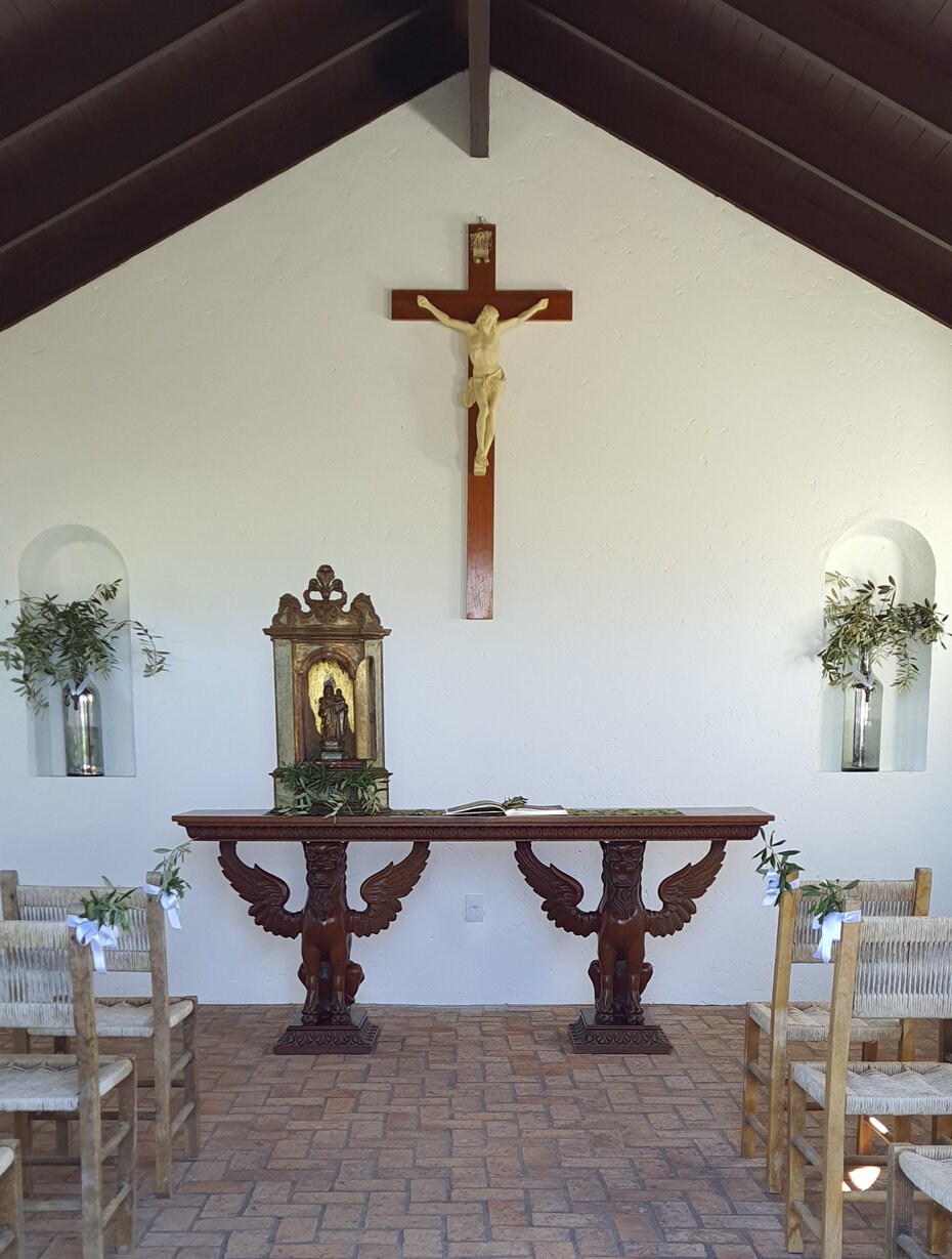 Interior da bela capela no Haras Capela Santana, em Sentinela do Sul (Foto: Divulgação)