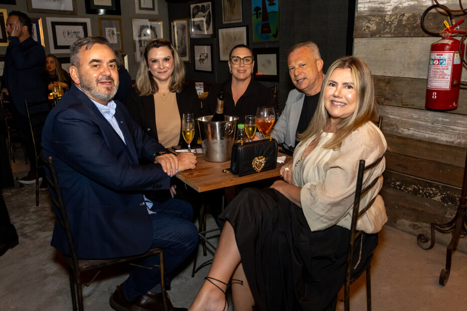 Antonio Gura, Lenara Barbosa, Raquel Braga e Edgar e Andrea Ruther (Foto: Dani Barcellos/Divulgação)