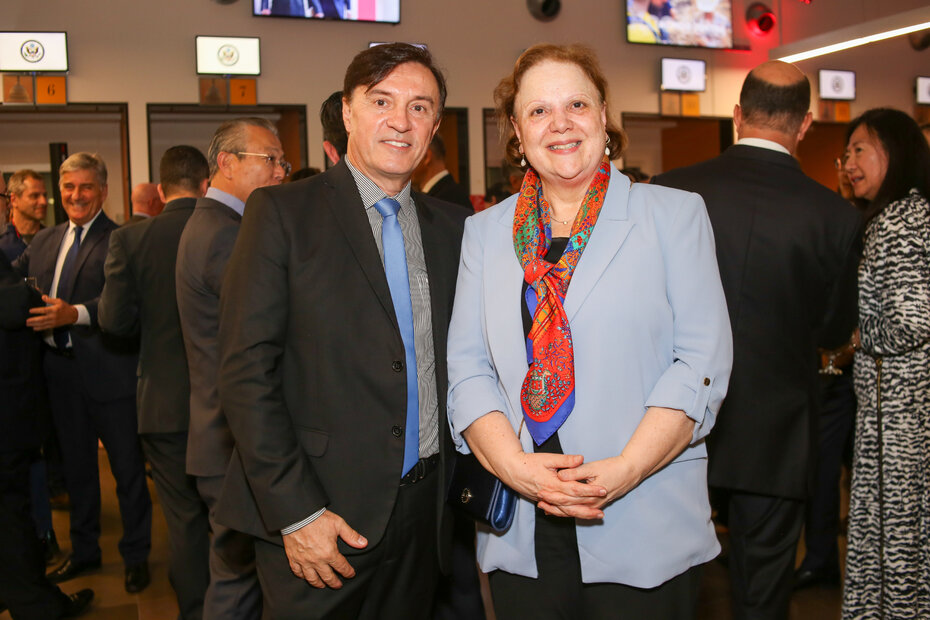 Clódis Xavier com a embaixadora Marión Blanco Espino, cônsul geral do Uruguai em Porto Alegre (Foto: Lenara Petenuzzo/Divulgação)