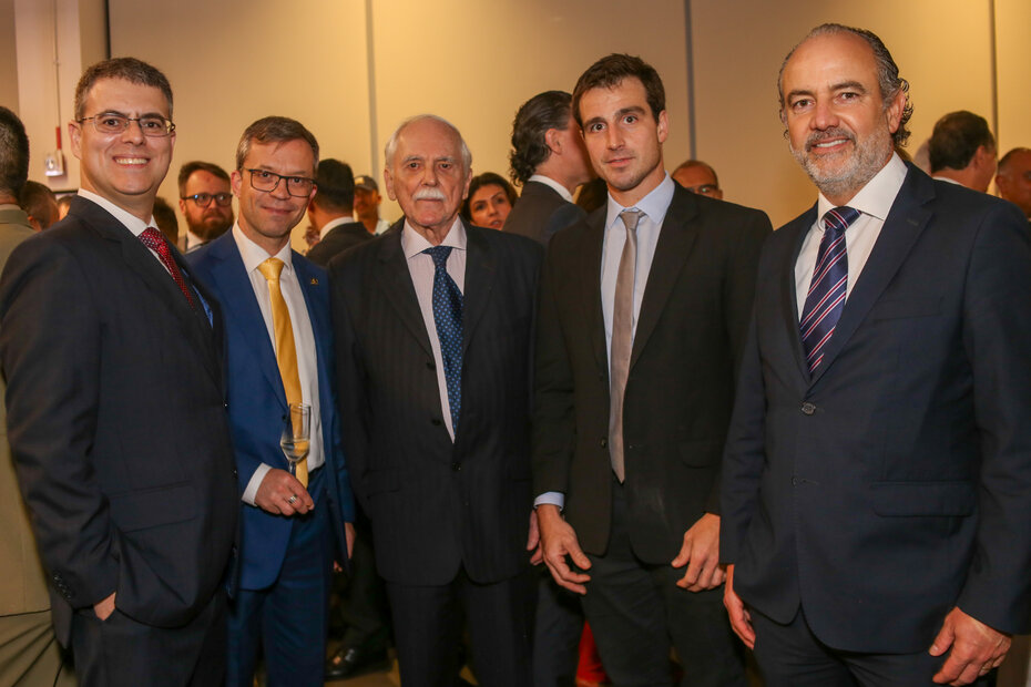 Rodrigo Bruno Prestes, Rodrigo Velho, Leonardo Schreiner, Giovane Jarros Tumelero e Rodrigo Sousa Costa (Foto: Lenara Petenuzzo/Divulgação)