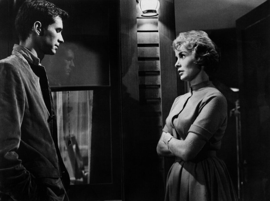 Anthony Perkins e Janet Leigh em “Psicose”, clássico absoluto de Alfred Hitchcock (Foto: Universal Pictures/Divulgação) 