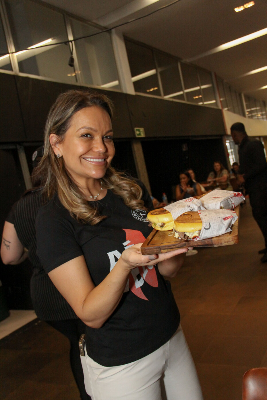 A chef Juliana Corrêa assina o cardápio do tradicional lanche gaúcho (Foto: Rafael França/Divulgação)