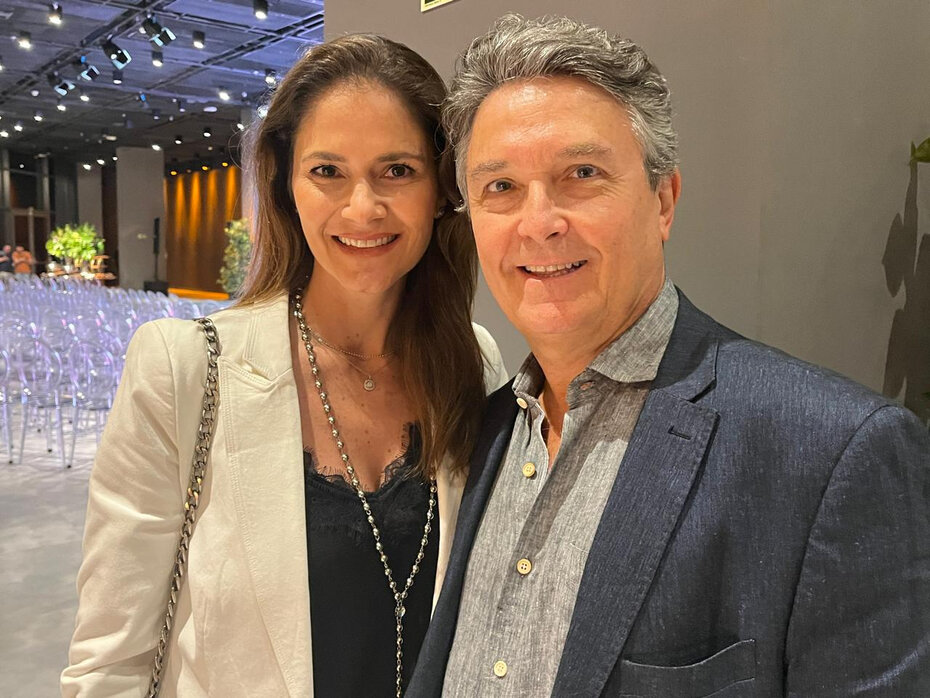 Clarissa Teixeira e Dudu Mendes Rocha na noite de lançamento (Foto: Paulo Gasparotto/Especial)  