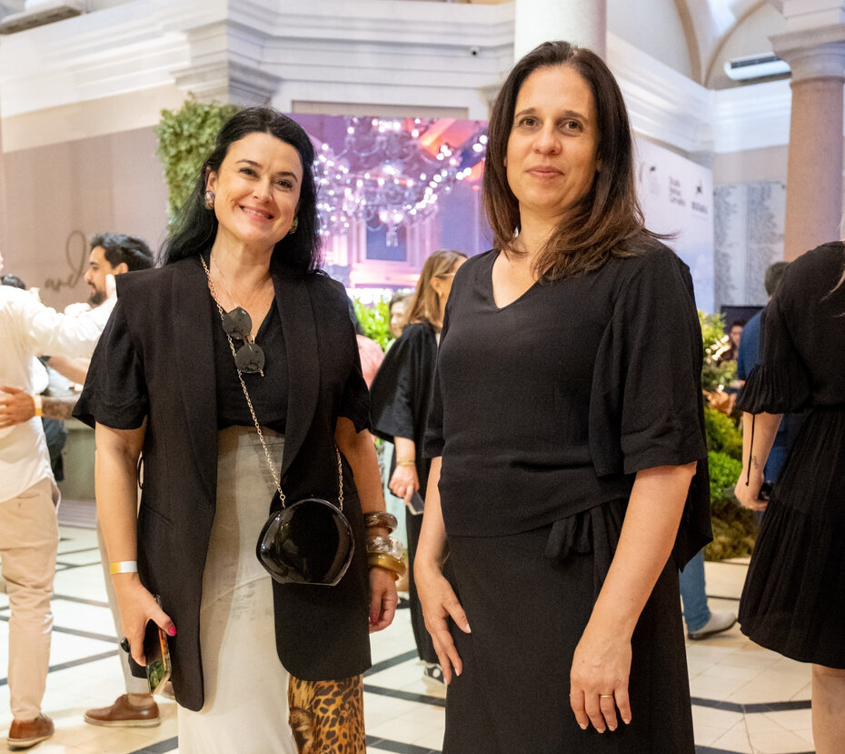 Tati Feldens e Letícia Huff, esta gestora do Café da Catedral, cumprimentadas pelo êxito da realização (Foto: Alisson Alves/Estúdio Nathan Carvalho)