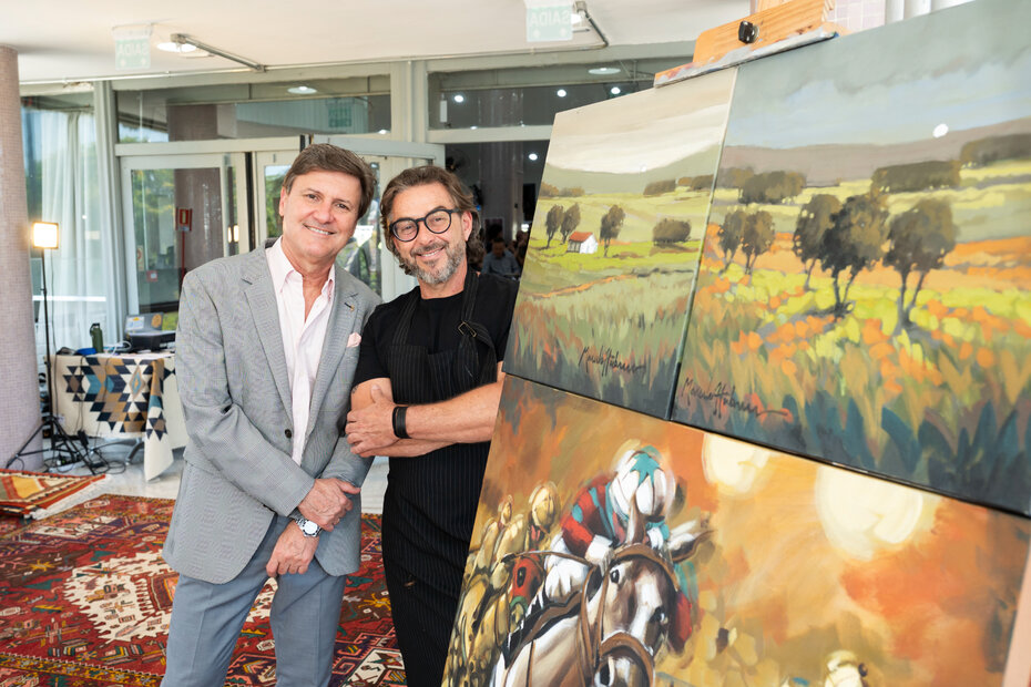 Nicolas Bublitz e o artista plástico Marcelo Hübner (Foto: Andréa Graiz/ Divulgação)