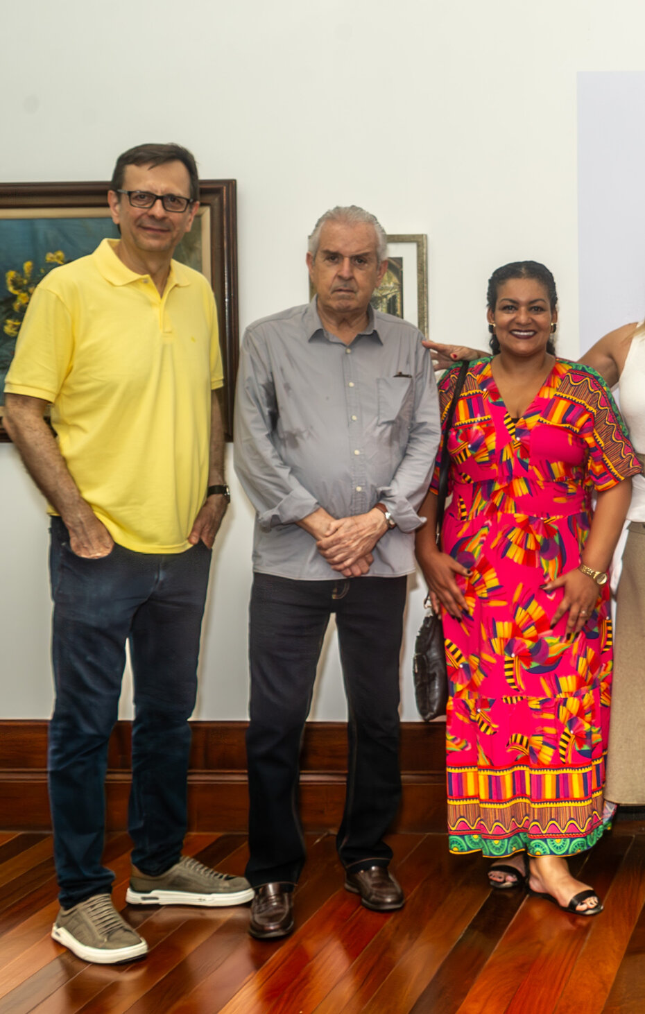 Flávio Krawczyk, Paulo Amaral e a secretária Liliana Cardoso na abertura da exposição (Foto: Evandro Leal/Divulgação)  