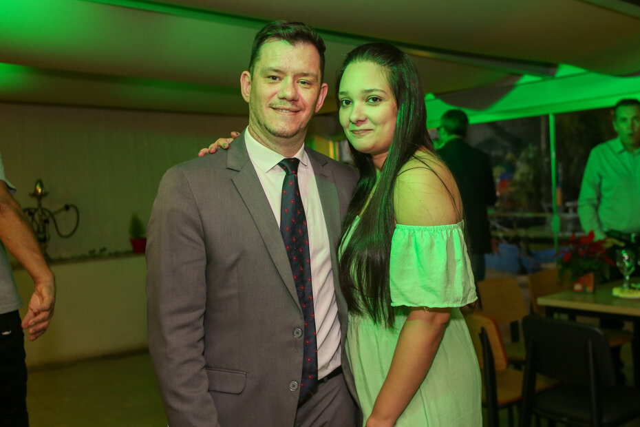 Francisco Brust e Jade Aita na noite festiva (Foto: Lenara Petenuzzo/Divulgação)