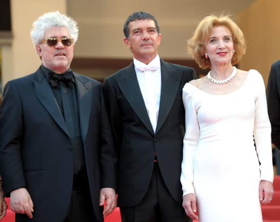 Pedro Almodóvar, Antonio Bandeiras e Marisa Paredes (Foto: Divulgação)