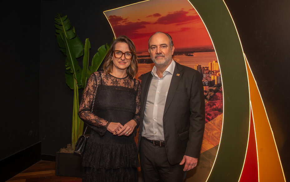 Simone Leite e Rodrigo Souza Costa, presidente da Federasul (Foto: Evandro Leal/Divulgação)
